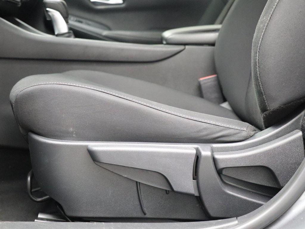Vehicle image 47 of 52