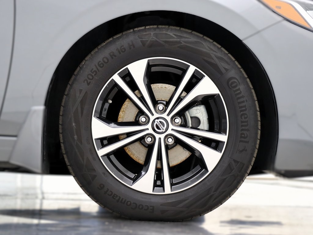 Vehicle image 18 of 52