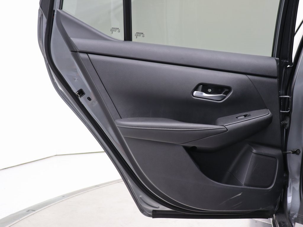 Vehicle image 39 of 52