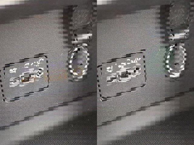 Vehicle image 20 of 35
