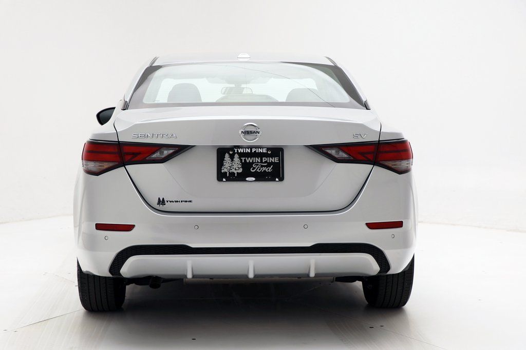 Vehicle image 7 of 22