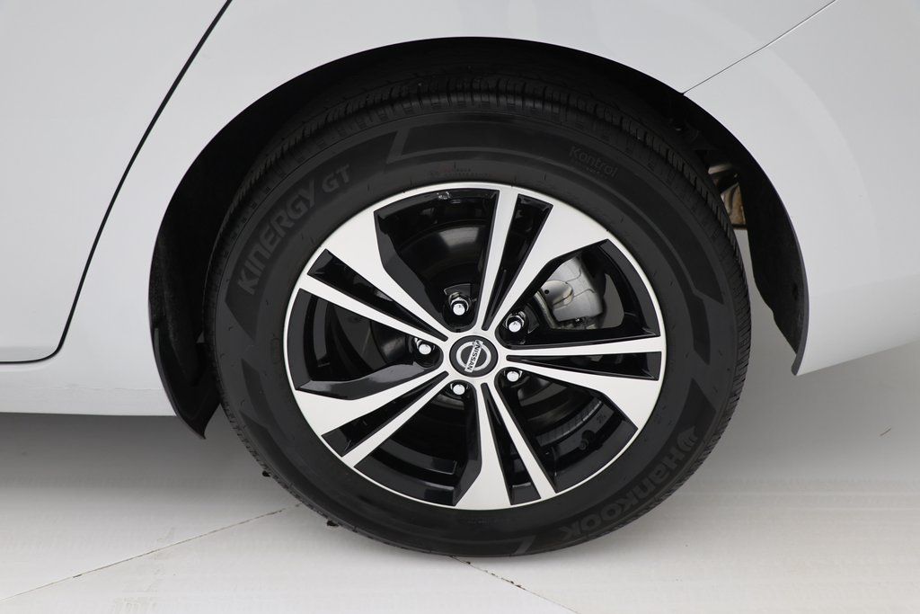 Vehicle image 9 of 22