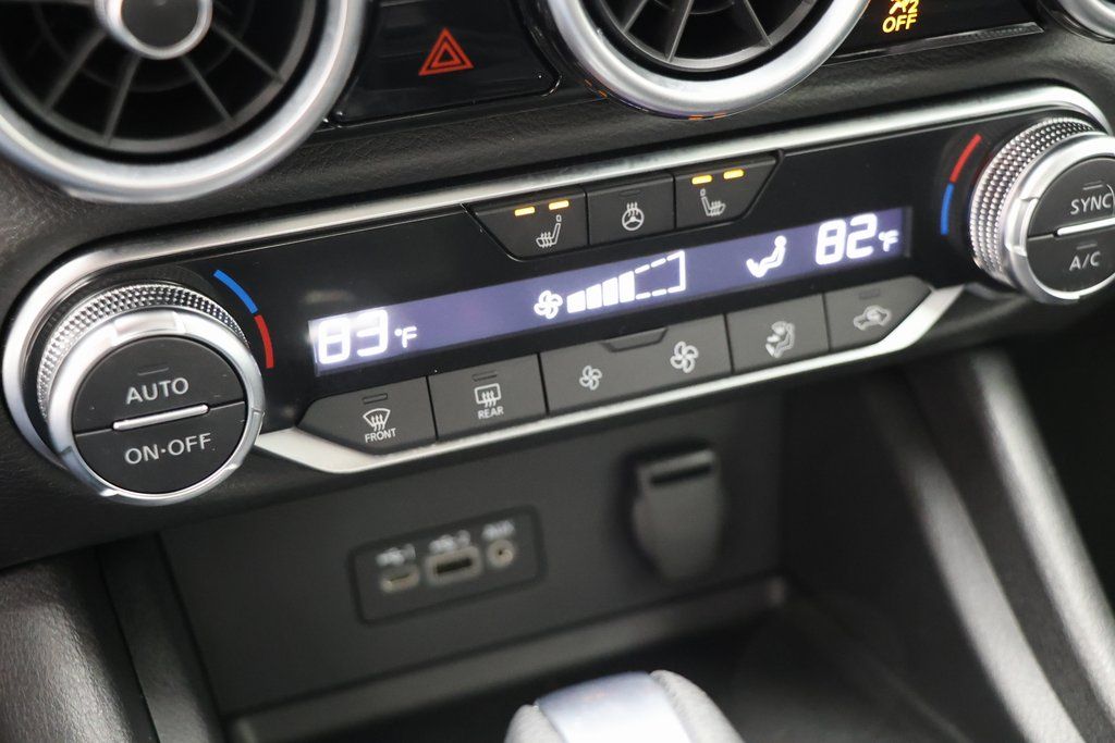 Vehicle image 18 of 22