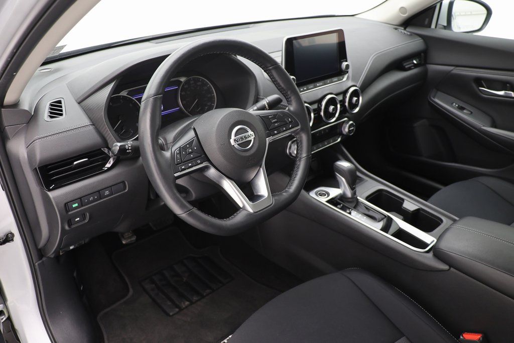 Vehicle image 12 of 22