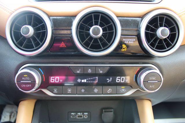 Vehicle image 16 of 40