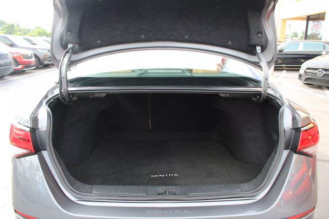 Vehicle image 33 of 40