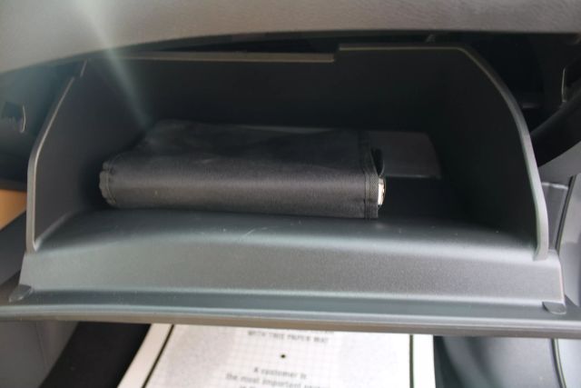 Vehicle image 32 of 40