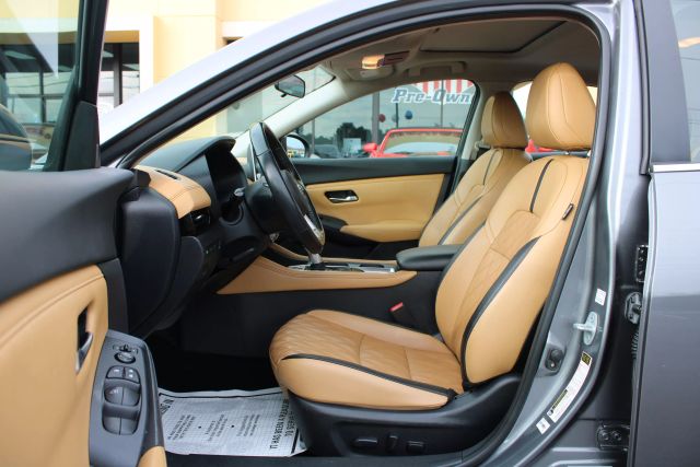 Vehicle image 9 of 40