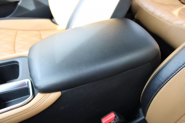Vehicle image 18 of 40