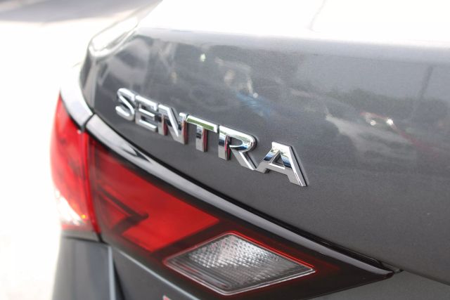 Vehicle image 35 of 40
