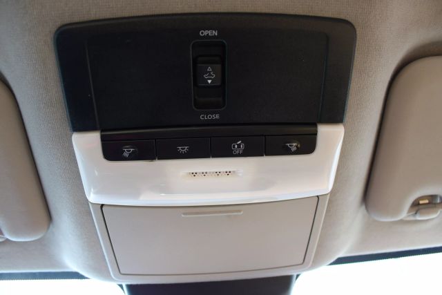 Vehicle image 19 of 40