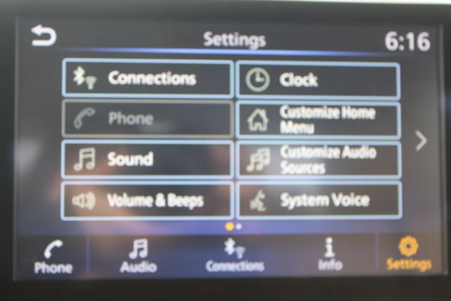 Vehicle image 13 of 40