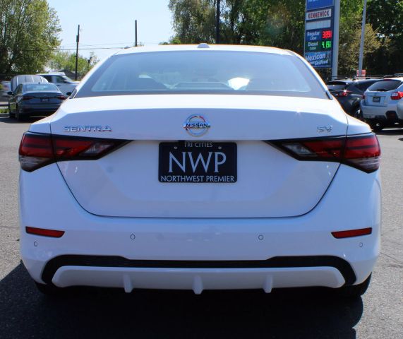 Vehicle image 4 of 15