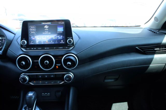 Vehicle image 12 of 15