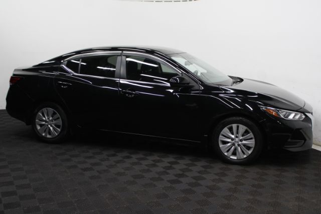 2022 Nissan Sentra S Image 2 of 24