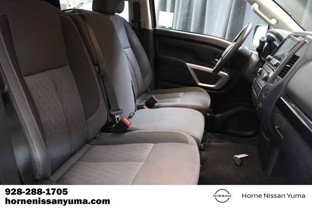 Vehicle image 9 of 15