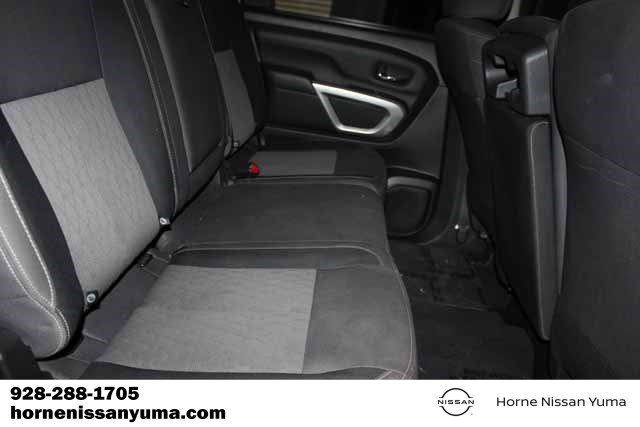 Vehicle image 10 of 15