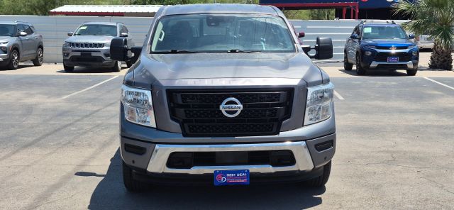 2022 Nissan Titan SV Image 3 of 17