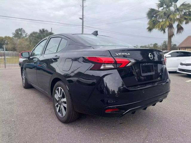Vehicle image 7 of 13