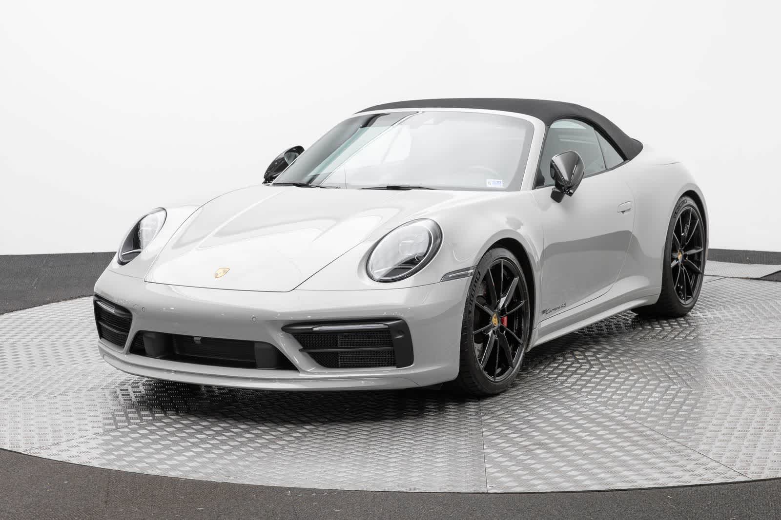 2022 Porsche 911 Image 2 of 78