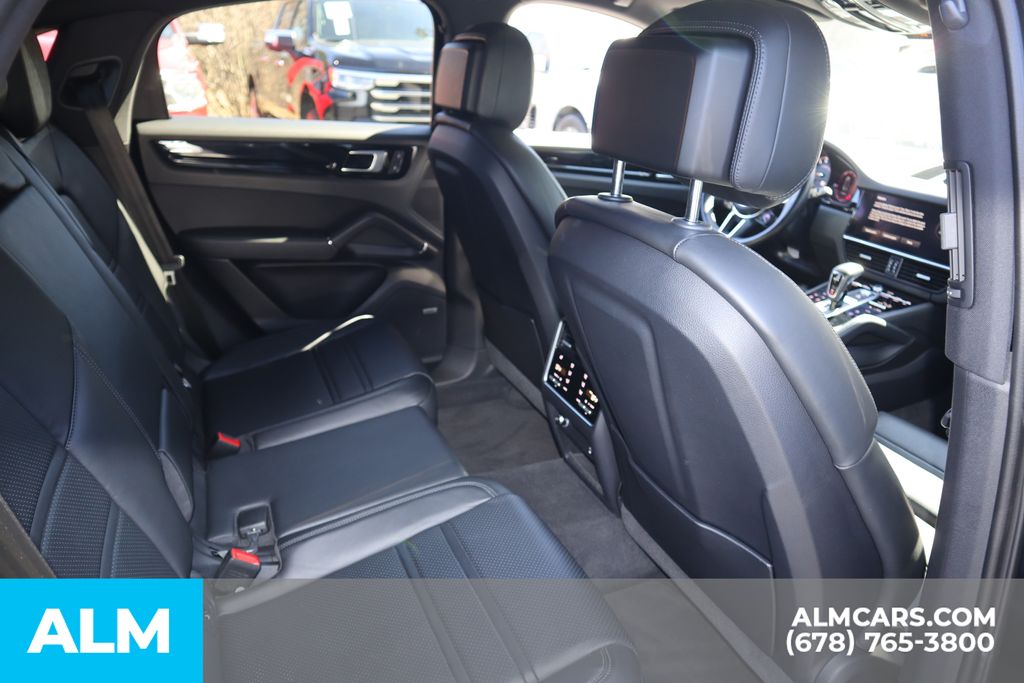 Vehicle image 24 of 40