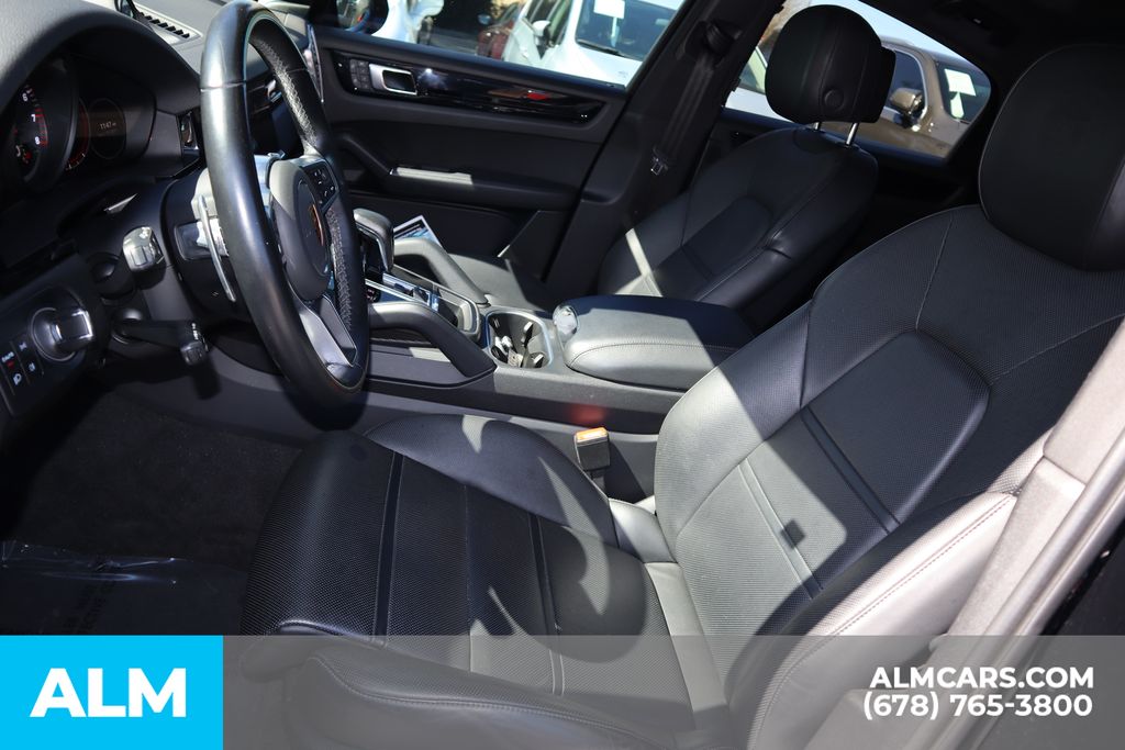 Vehicle image 11 of 40