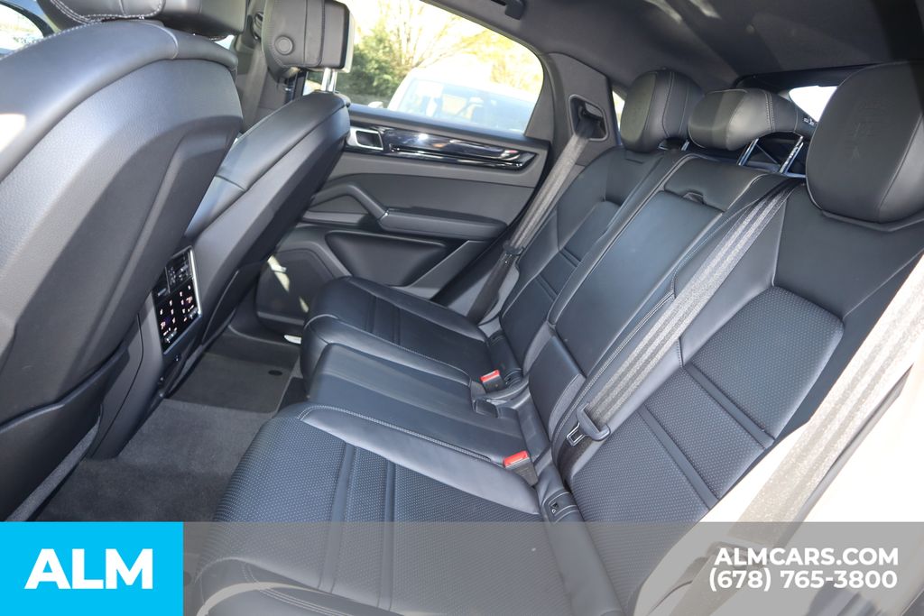 Vehicle image 17 of 40
