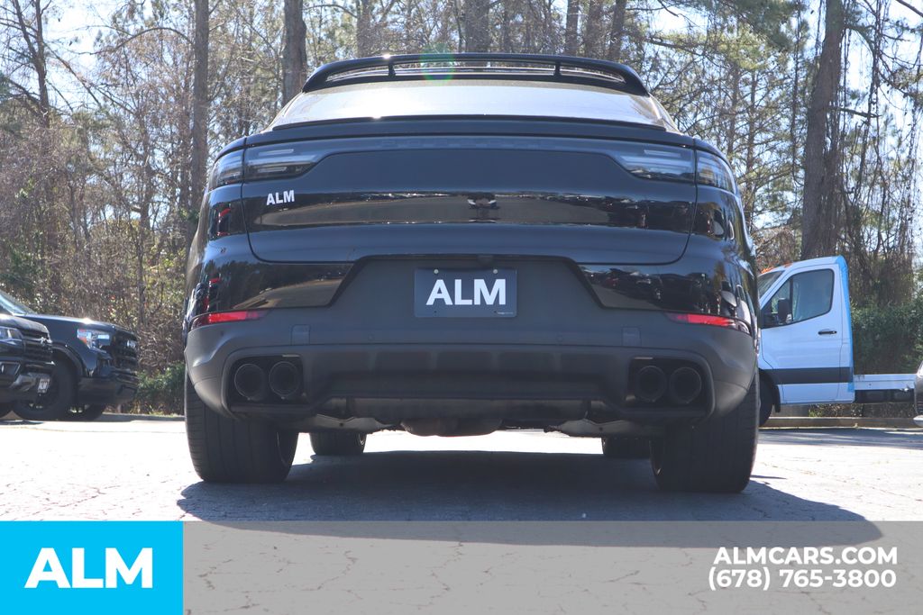 Vehicle image 4 of 40