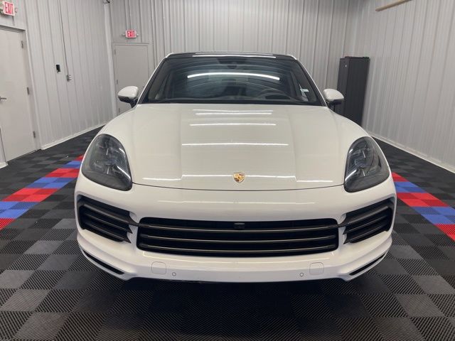 2022 Porsche Cayenne S Image 2 of 25