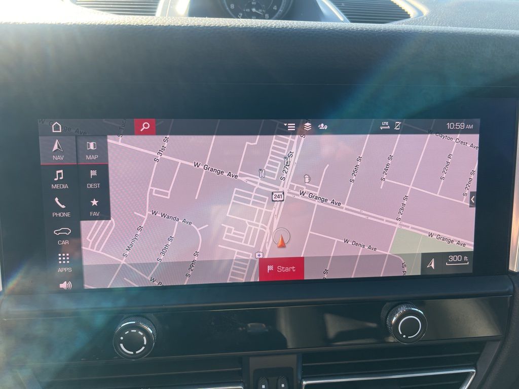 2022 Porsche Macan Base Image 34 of 59