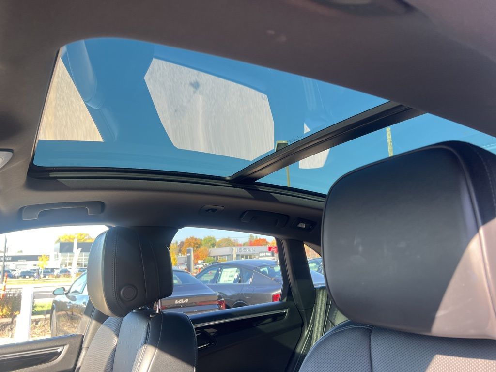 2022 Porsche Macan Base Image 58 of 59