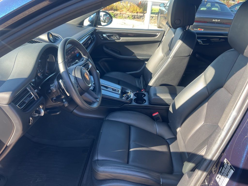 2022 Porsche Macan Base Image 53 of 59