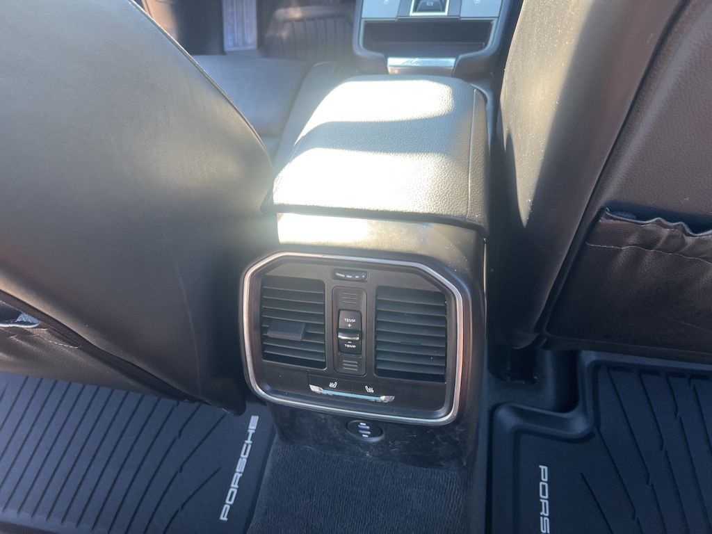 2022 Porsche Macan Base Image 43 of 59