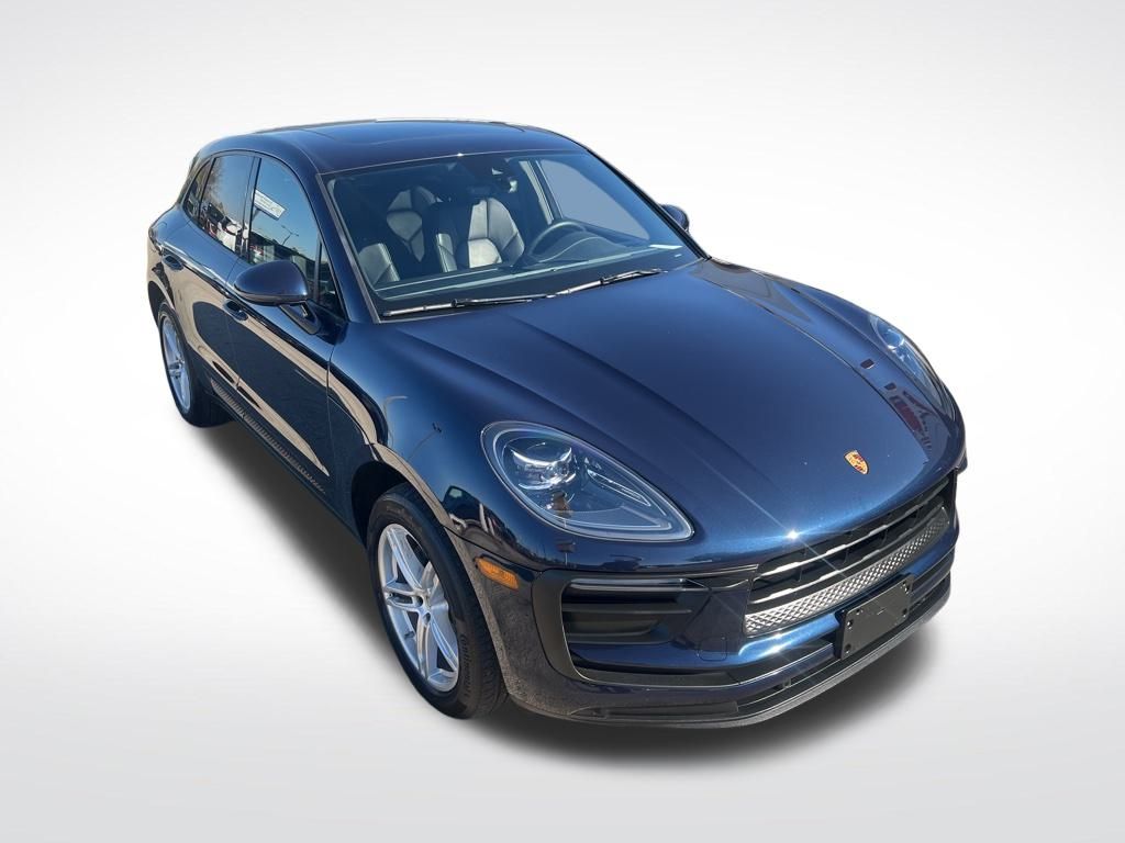 2022 Porsche Macan Base Image 4 of 59