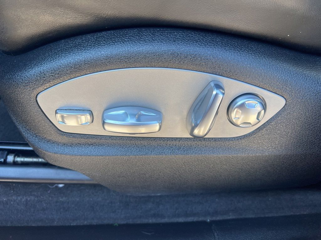 2022 Porsche Macan Base Image 50 of 59