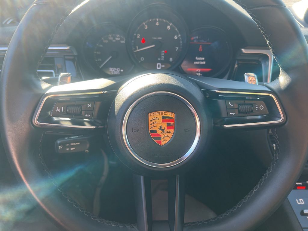 2022 Porsche Macan Base Image 30 of 59