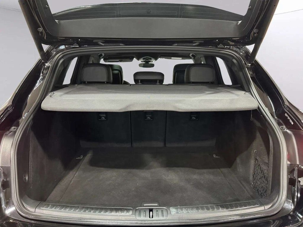 2022 Porsche Macan Base Image 29 of 29