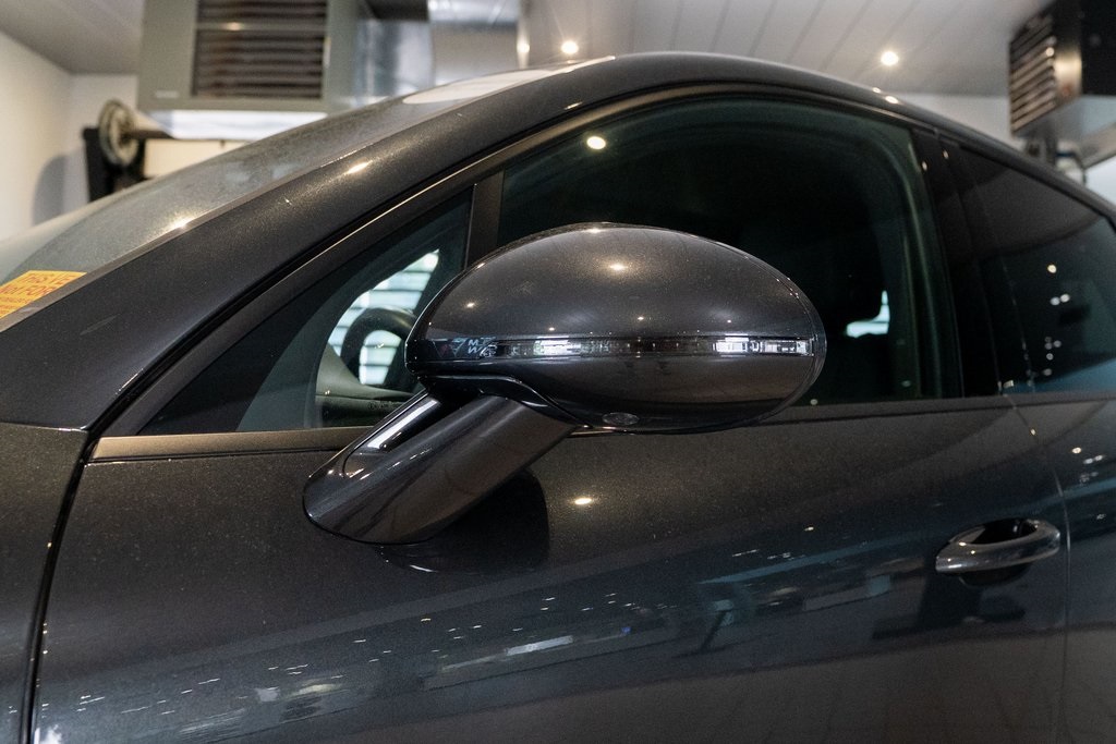 2022 Porsche Macan Base Image 35 of 38