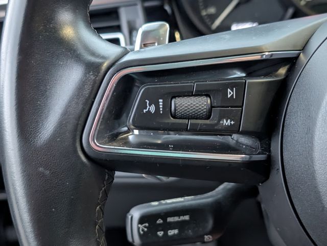 2022 Porsche Macan Base Image 23 of 23