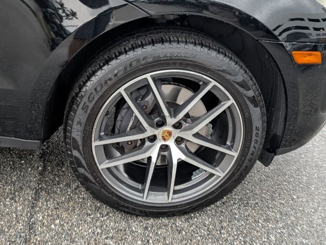 2022 Porsche Macan Base Image 4 of 23