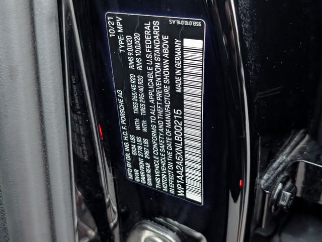 2022 Porsche Macan Base Image 20 of 23