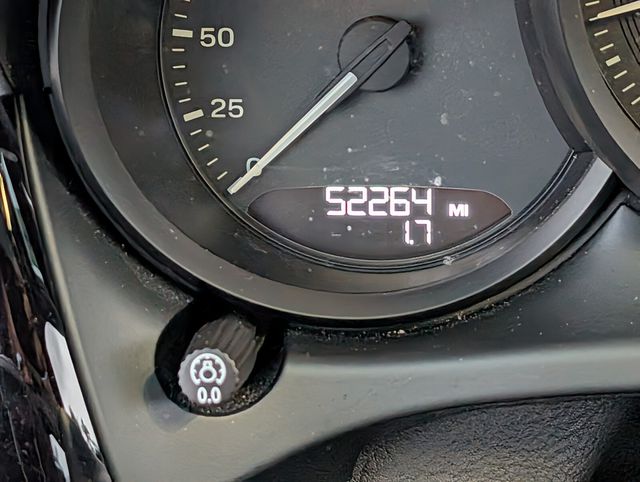 2022 Porsche Macan Base Image 15 of 23