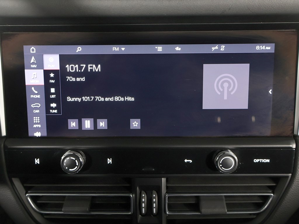 2022 Porsche Macan GTS Image 31 of 64