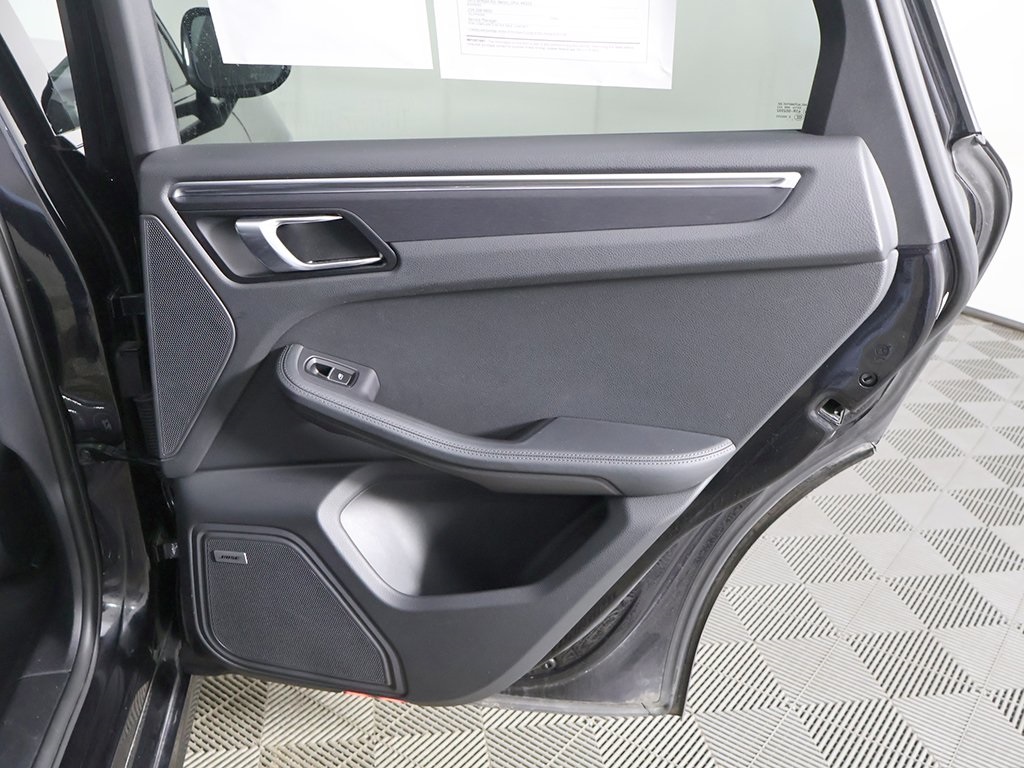 2022 Porsche Macan GTS Image 38 of 64