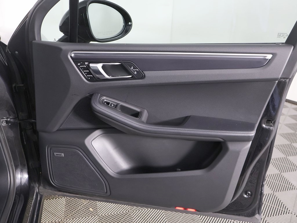 2022 Porsche Macan GTS Image 37 of 64