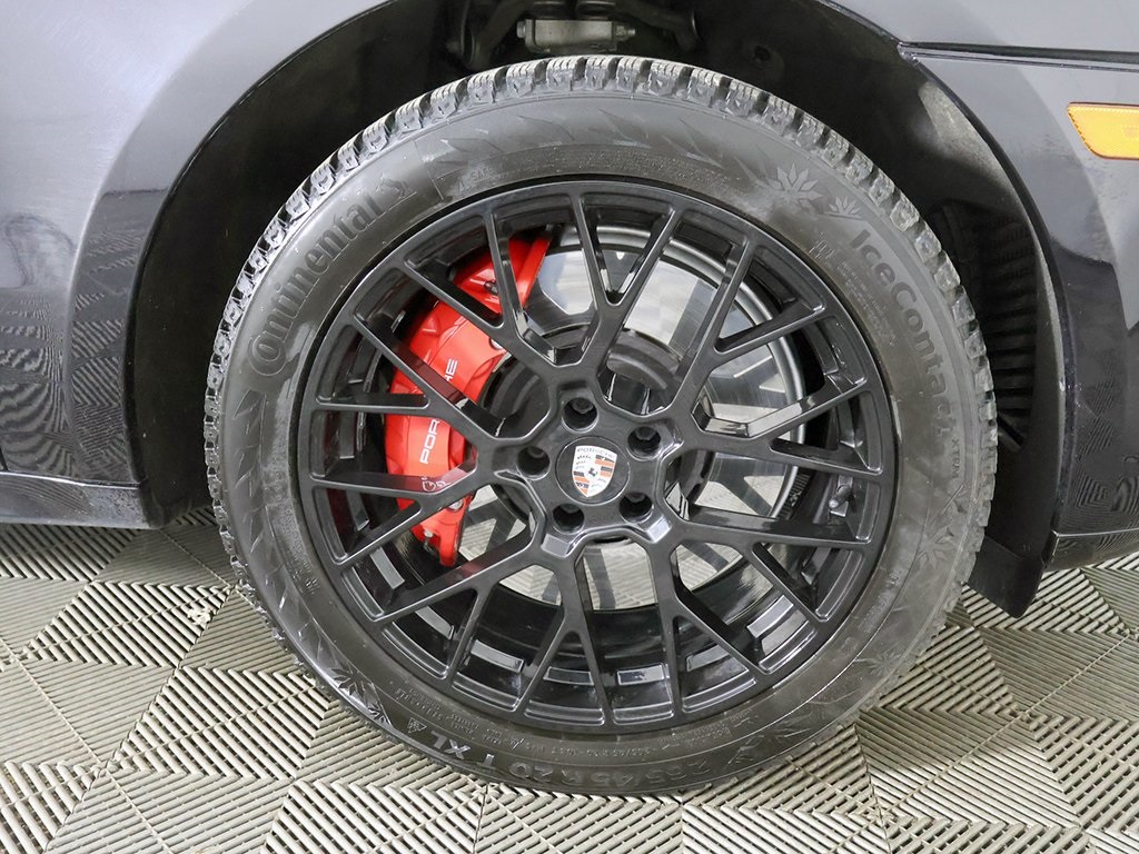 2022 Porsche Macan GTS Image 13 of 64