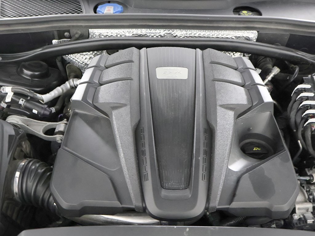 2022 Porsche Macan GTS Image 12 of 64