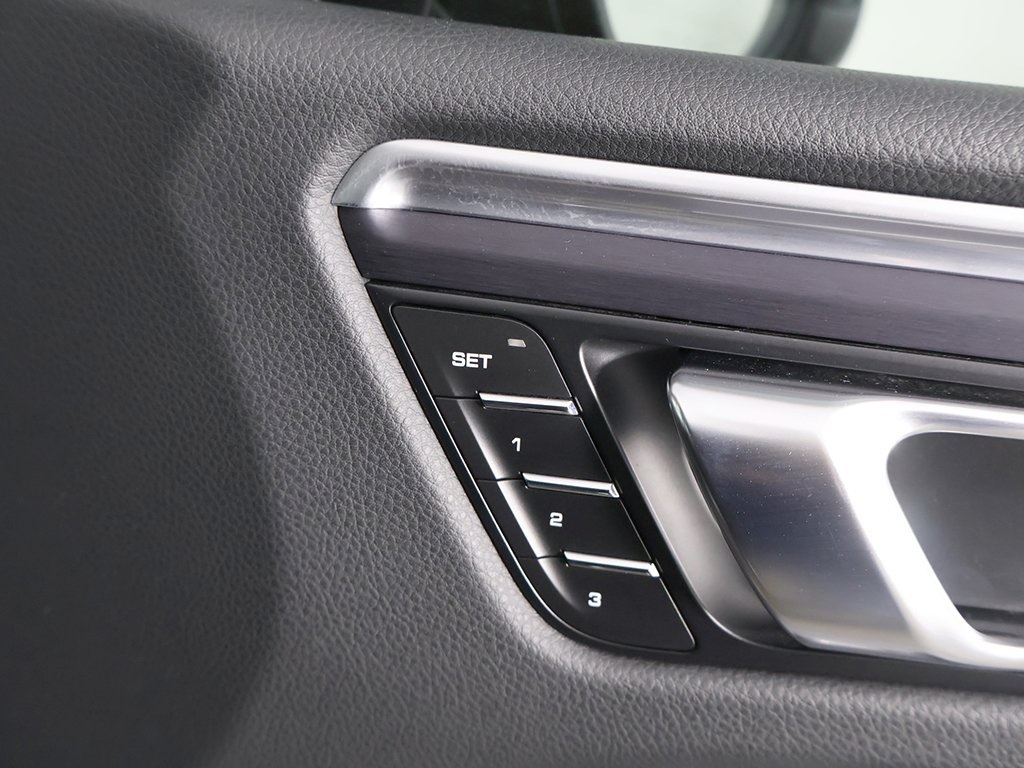 2022 Porsche Macan GTS Image 41 of 64