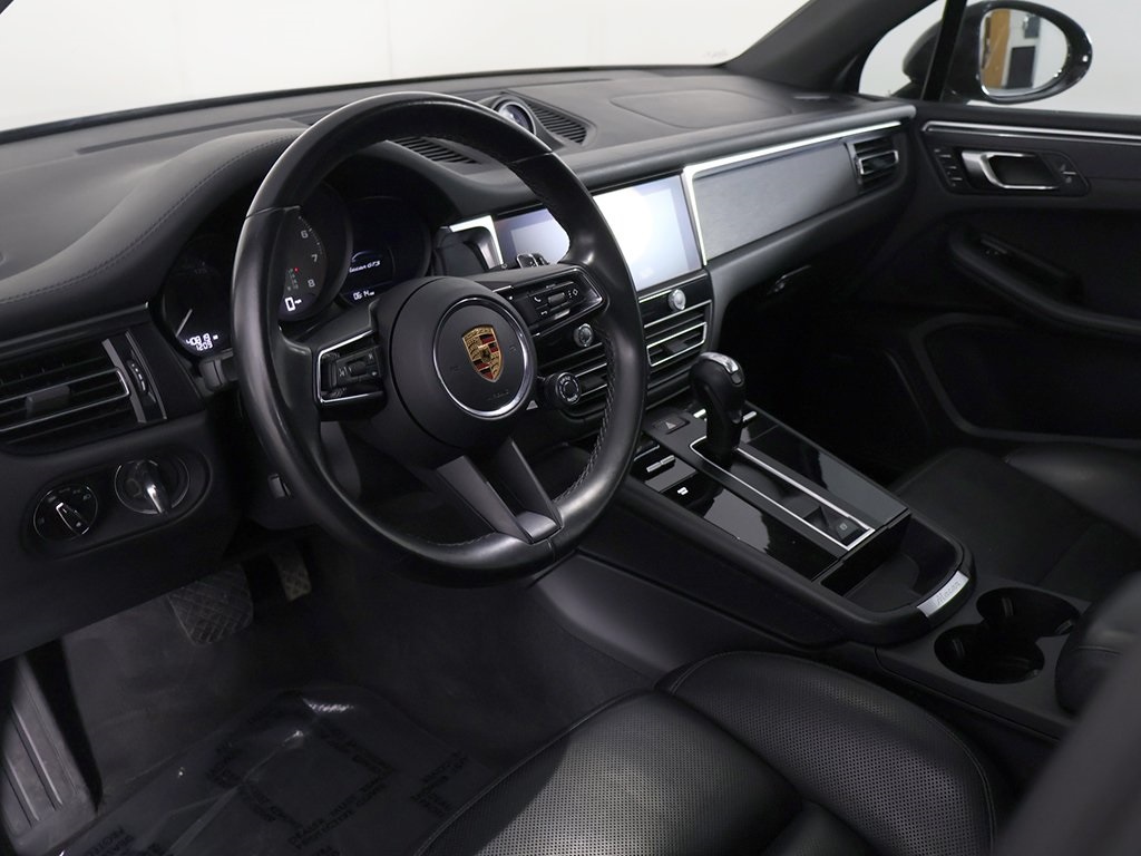 2022 Porsche Macan GTS Image 20 of 64