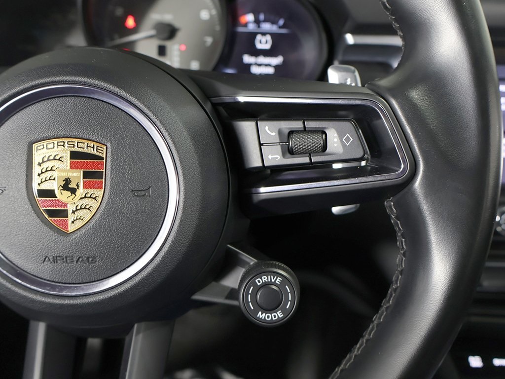 2022 Porsche Macan GTS Image 24 of 64